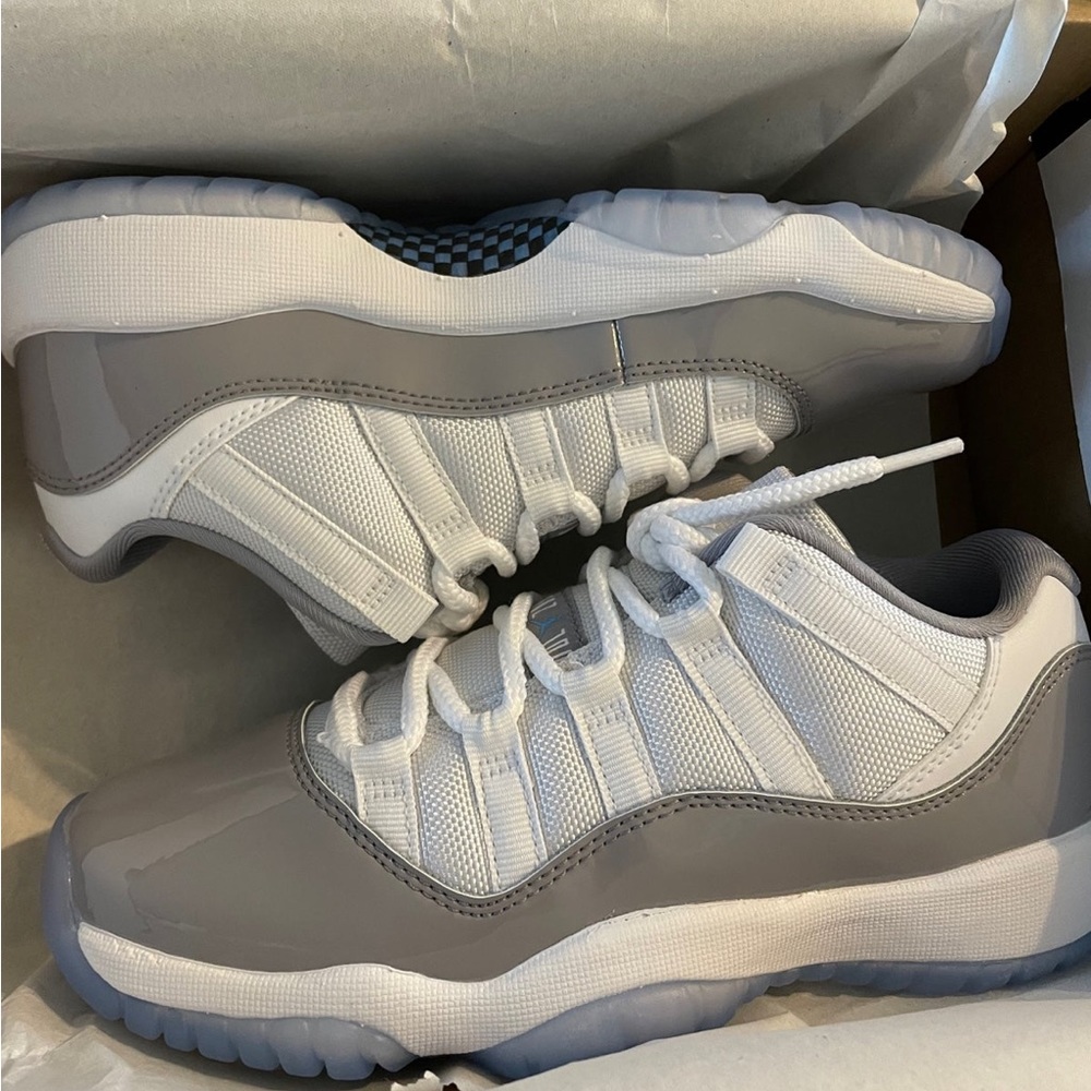 Jordan 11 low “cement gray”